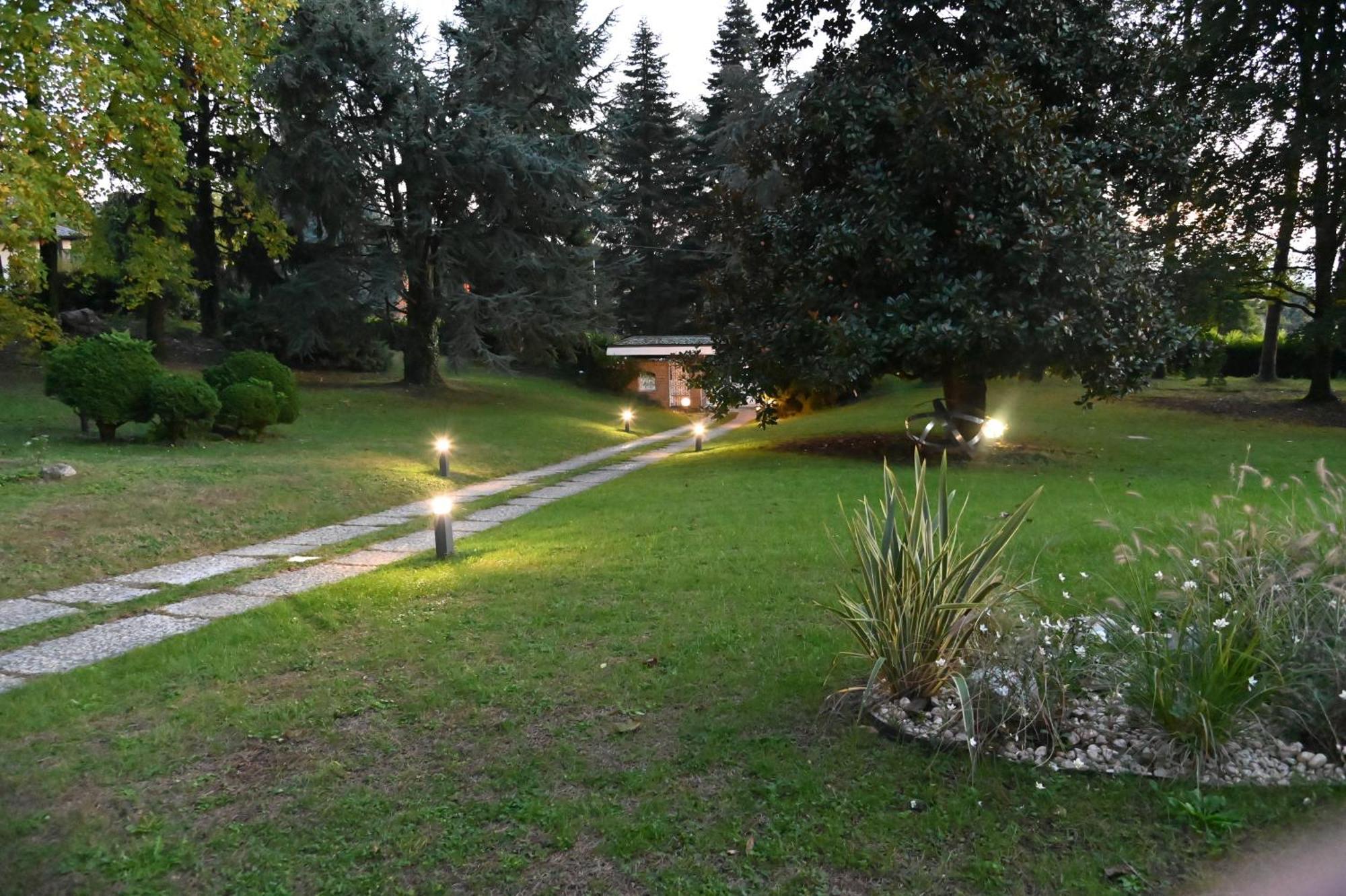 Wonderful Villa Between Como And Milano Sirtori Екстериор снимка