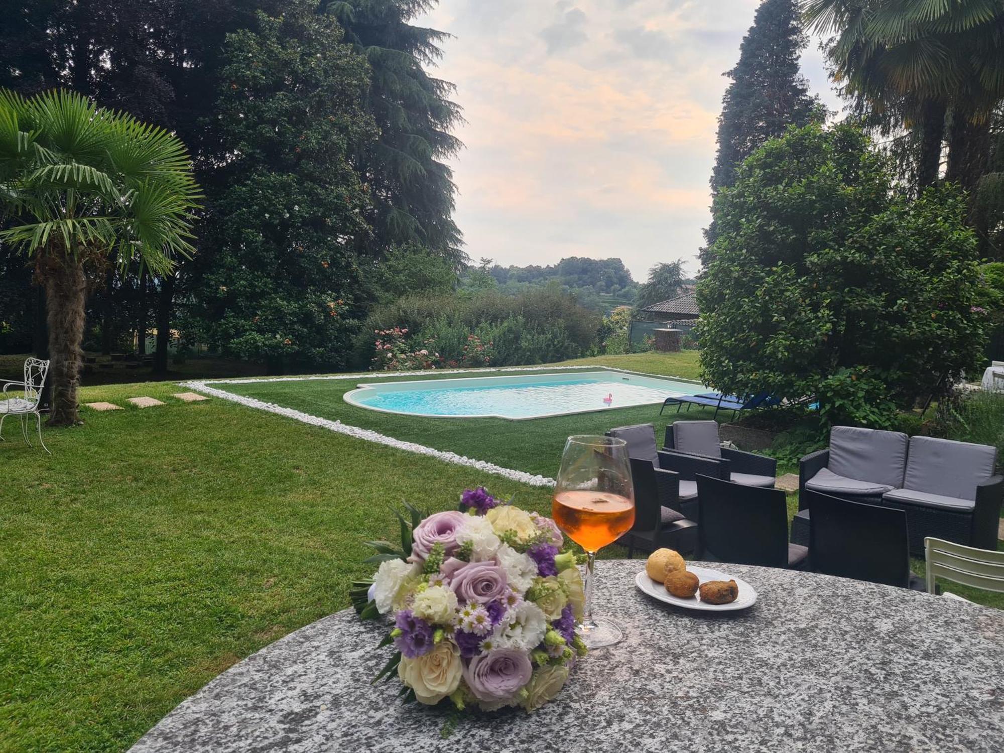 Wonderful Villa Between Como And Milano Sirtori Екстериор снимка